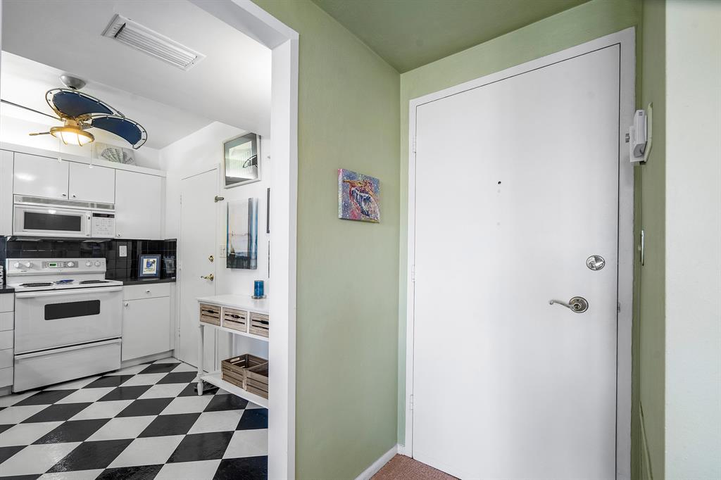 ROYAL SAXON - Residential