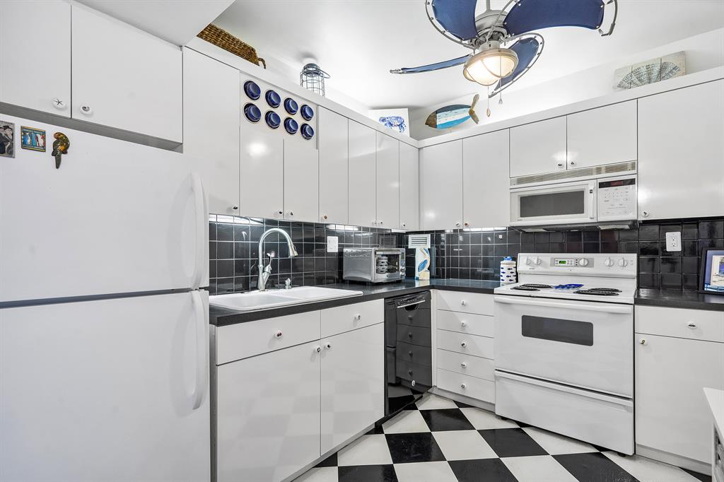 ROYAL SAXON - Residential