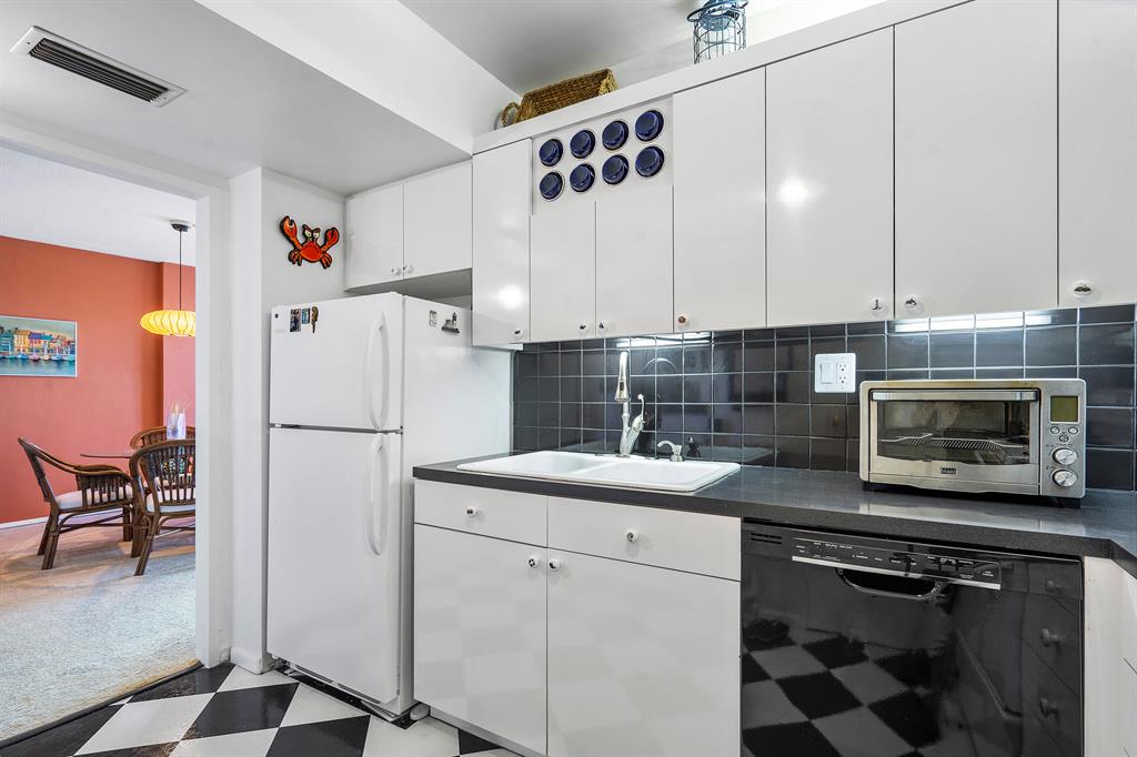 ROYAL SAXON - Residential