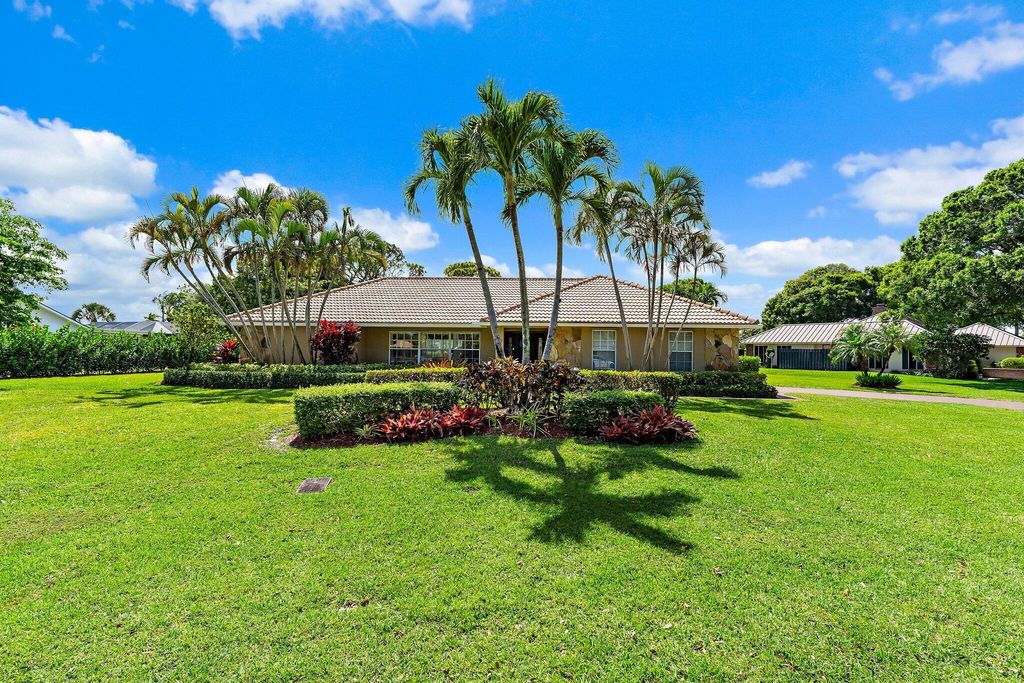 Photo of 90 SE Turtle Creek Drive, Jupiter, FL 33469 (MLS # R11078065)