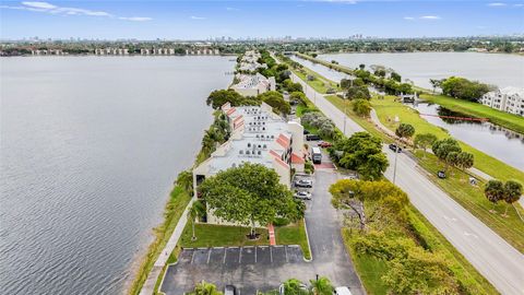 A home in Oakland Park