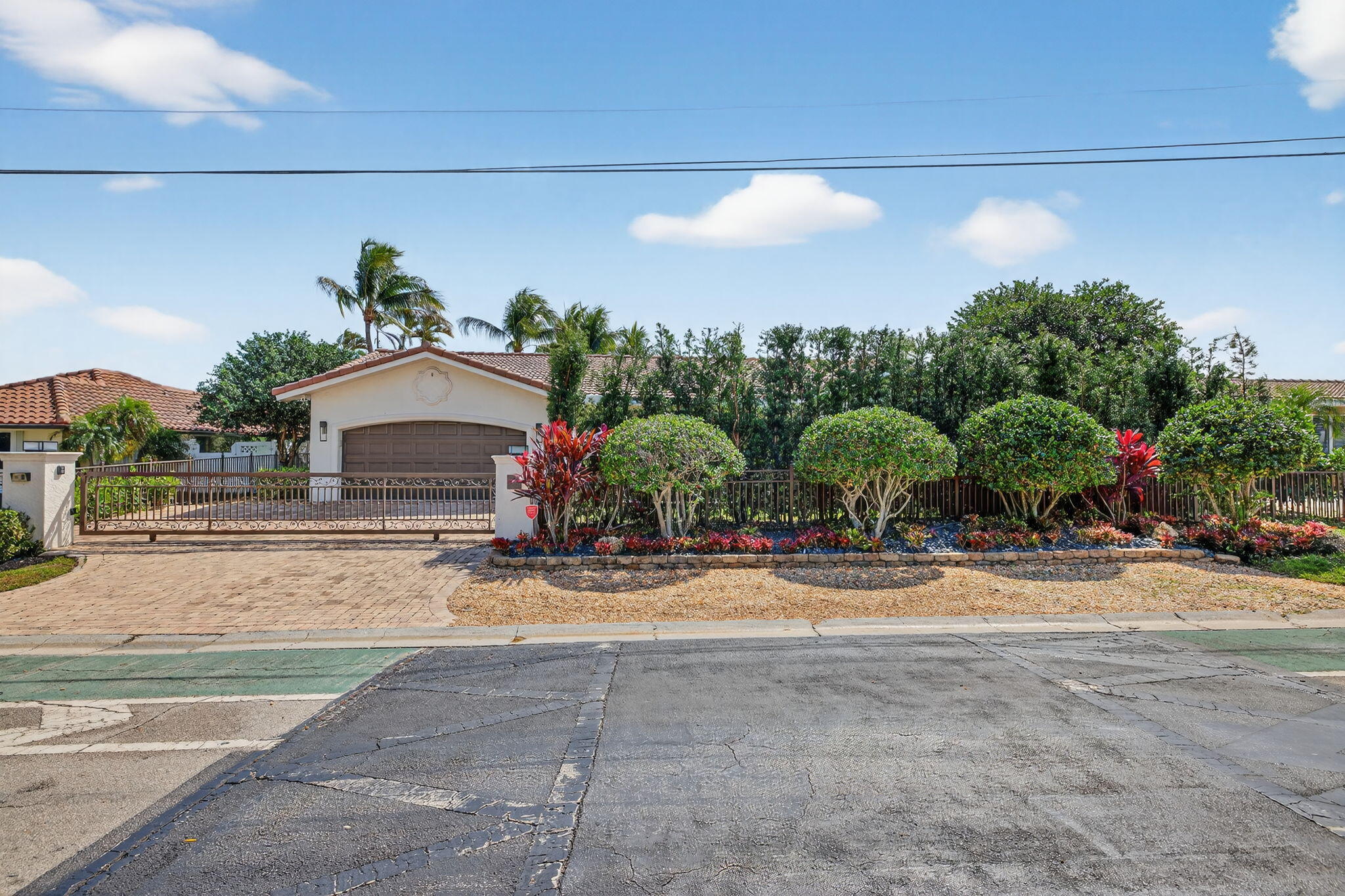 LANDINGS FIRST SEC - Residential