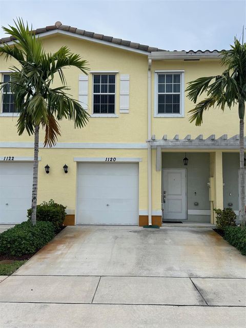 Townhouse in Lauderhill FL 1120 40th Ter Ter.jpg