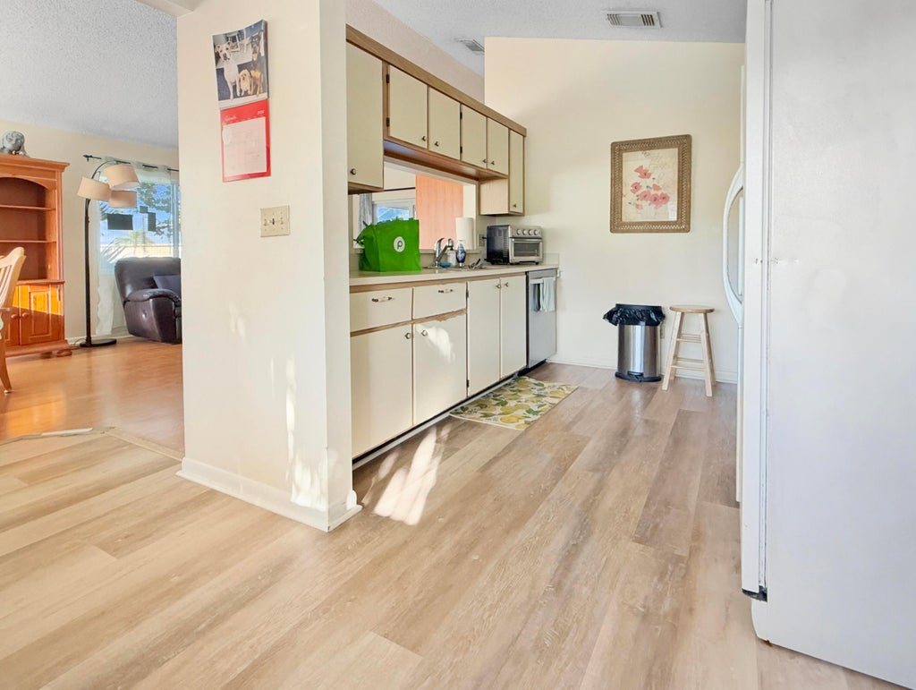 Photo of 180 RAINTREE Trail, Jupiter, FL 33458 (MLS # B26081435)