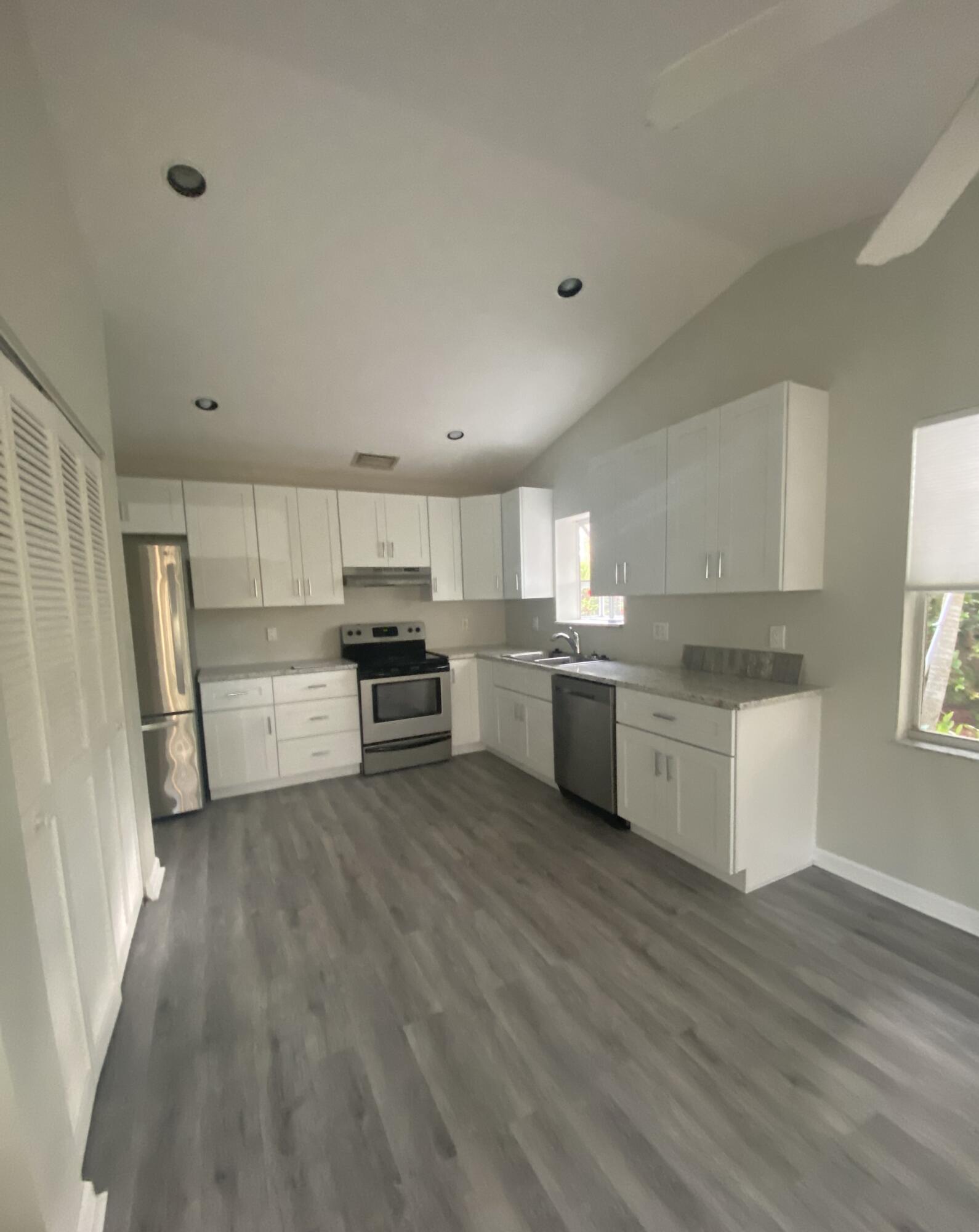 HOMEWOOD LAKES SEC C - Residential