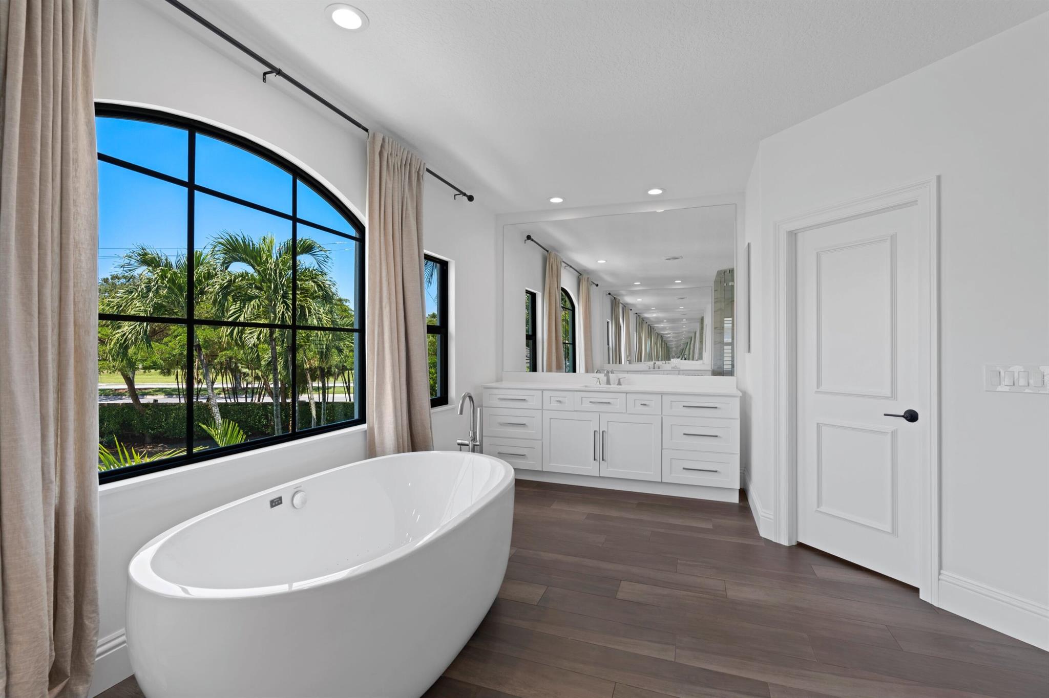 ONE THOUSAND NINE HUNDRED - Residential