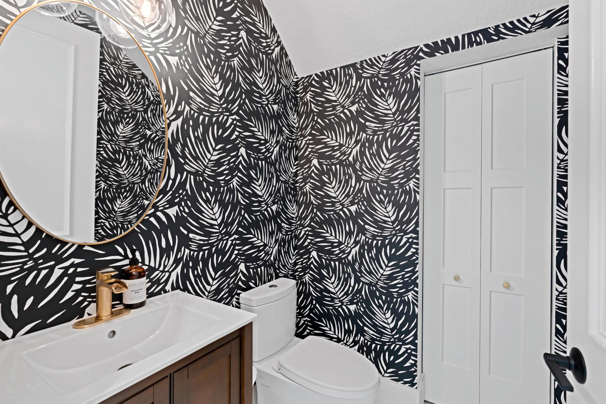 ONE THOUSAND NINE HUNDRED - Residential