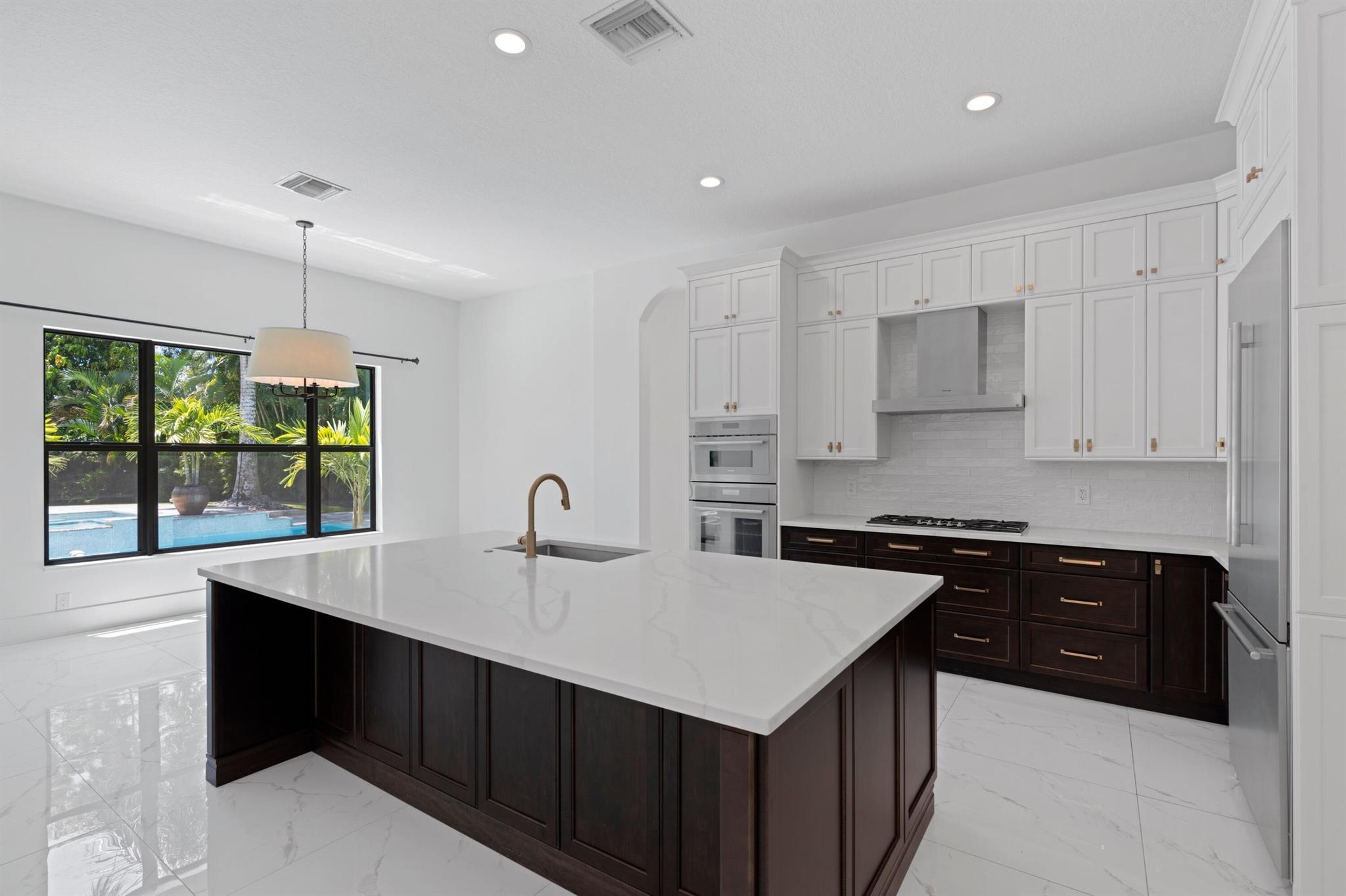 ONE THOUSAND NINE HUNDRED - Residential