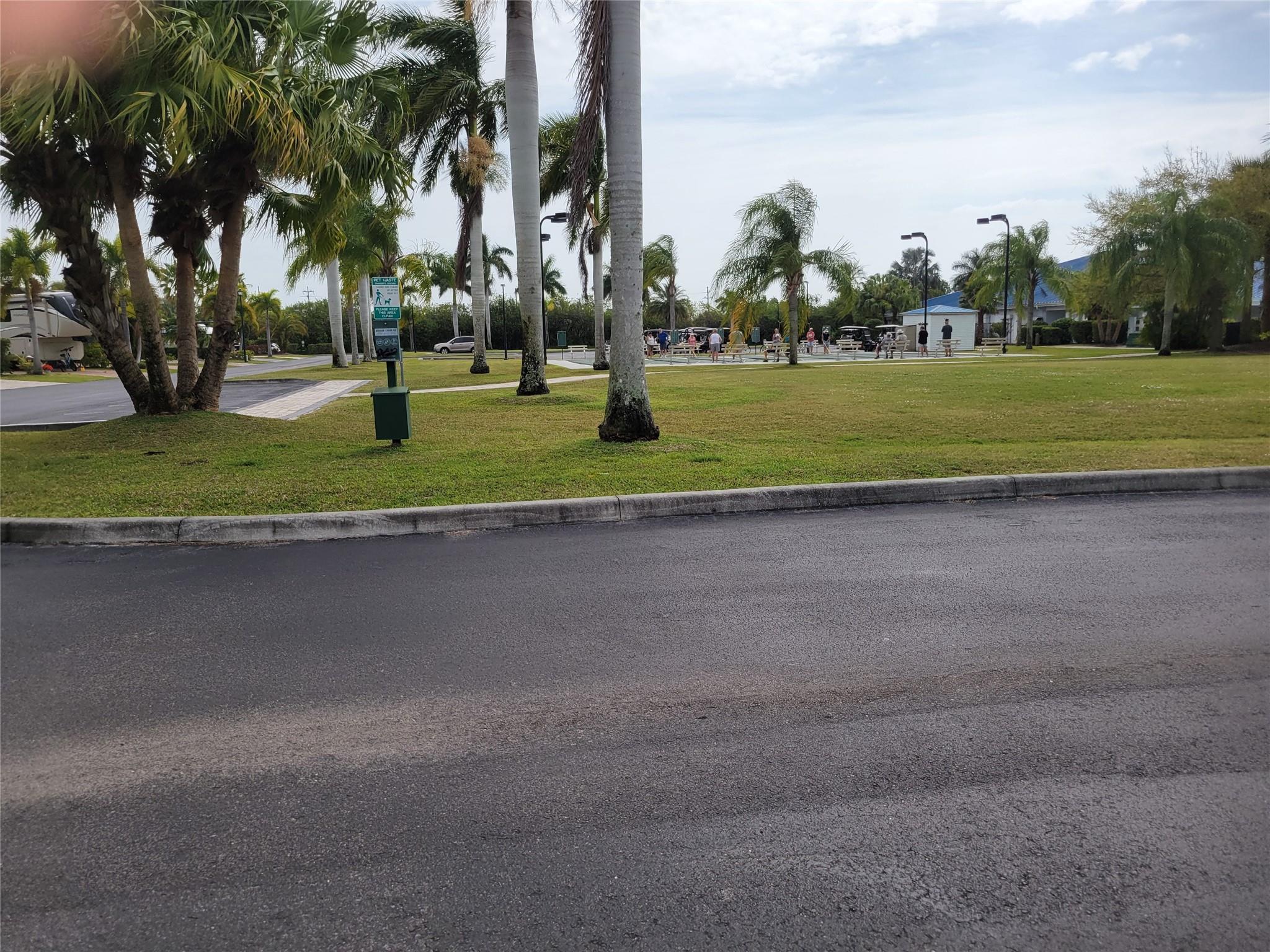 Silver Palms Rv Village Resort - Land