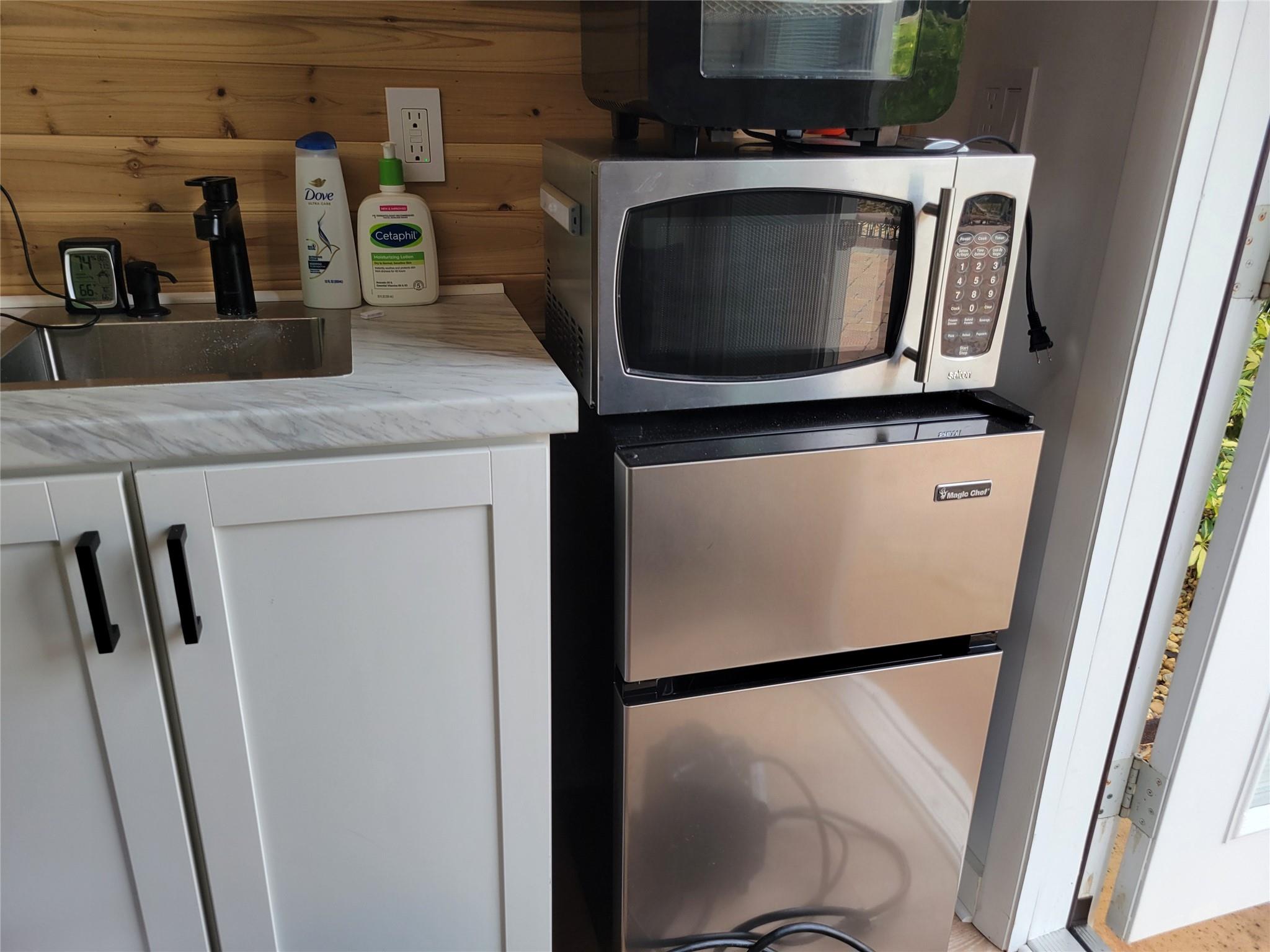 Silver Palms Rv Village Resort - Land