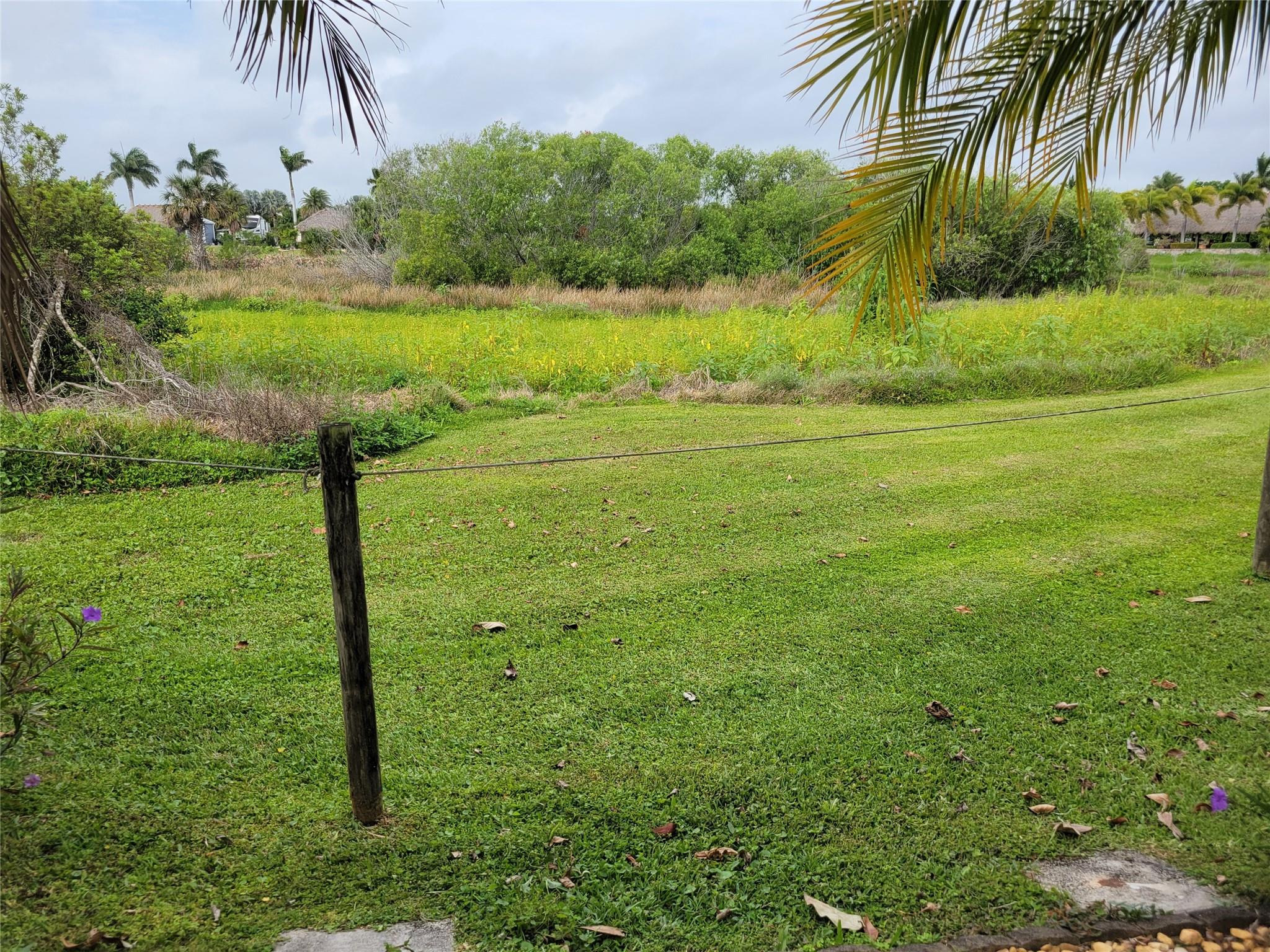 Silver Palms Rv Village Resort - Land