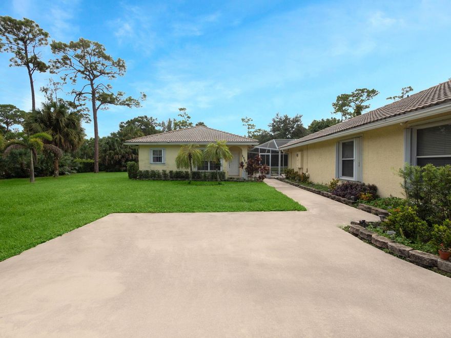 Experience convenience and comfort in this fully furnished, turnkey guest house in the heart of Wellington. Includes all utilities in the rent with no HOA application or deposit required. The home features a spacious bedroom, modern kitchen, and full-size washer and dryer. Perfect for seasonal living, traveling nurses, professionals, or equestrians, it is just minutes from WEF showgrounds, dressage, polo, shopping, dining, Palms West Hospital, and Wellington Regional.