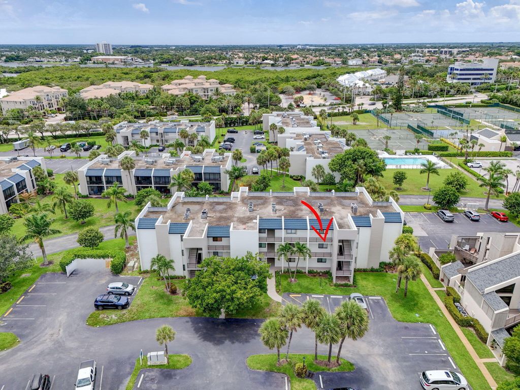 Photo of 1605 S Us Highway 1 #202v6, Jupiter, FL 33477 (MLS # B26015073)