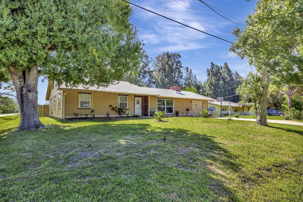 Photo of 5903 Sunset Boulevard, Fort Pierce, FL 34950 (MLS # R11109219)