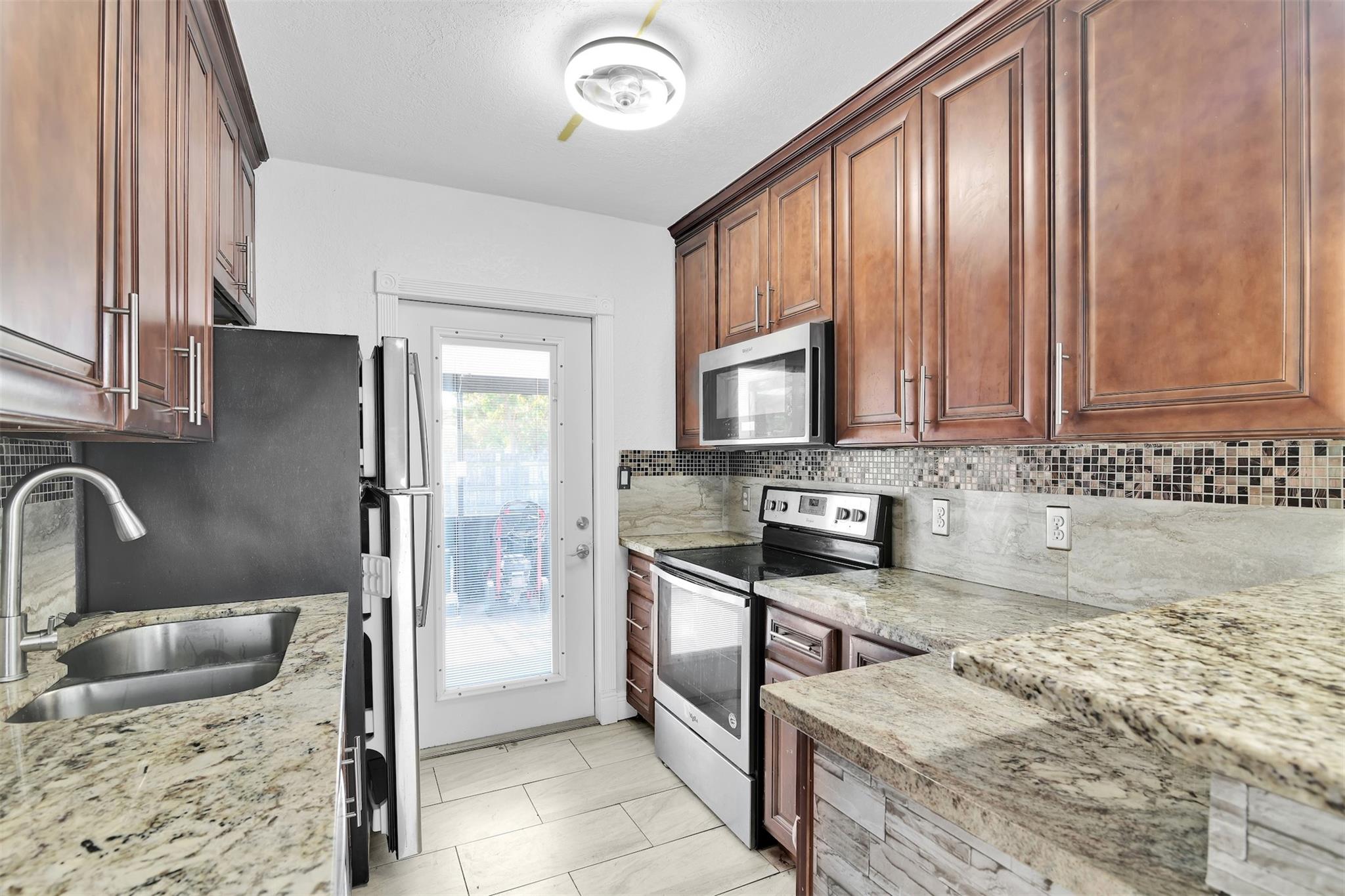 1814 NE 53rd Ct, Pompano Beach, FL, 33064/$499,000 4 1814 NE 53rd Ct