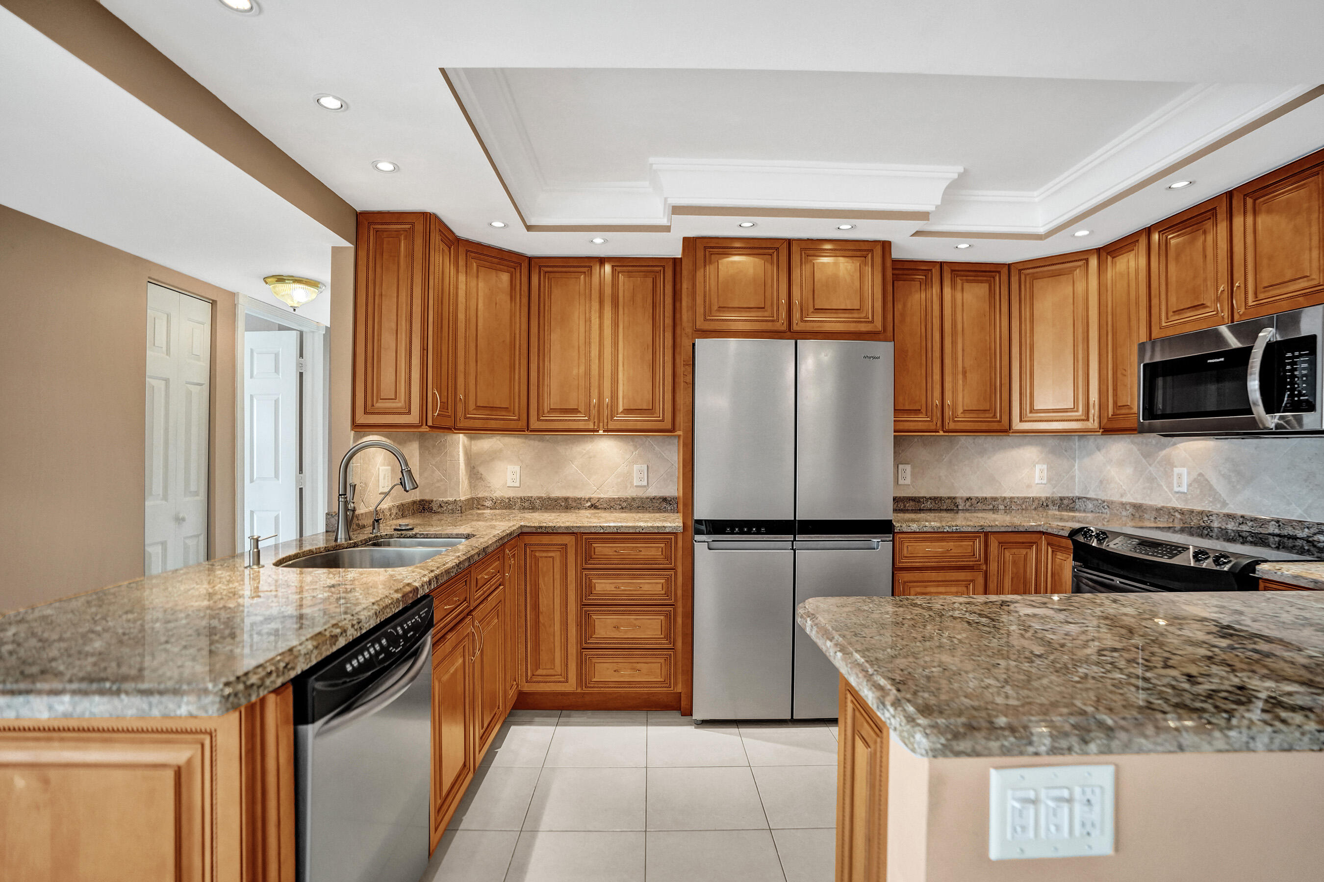 PARLIAMENT HOUSE CONDO - Residential