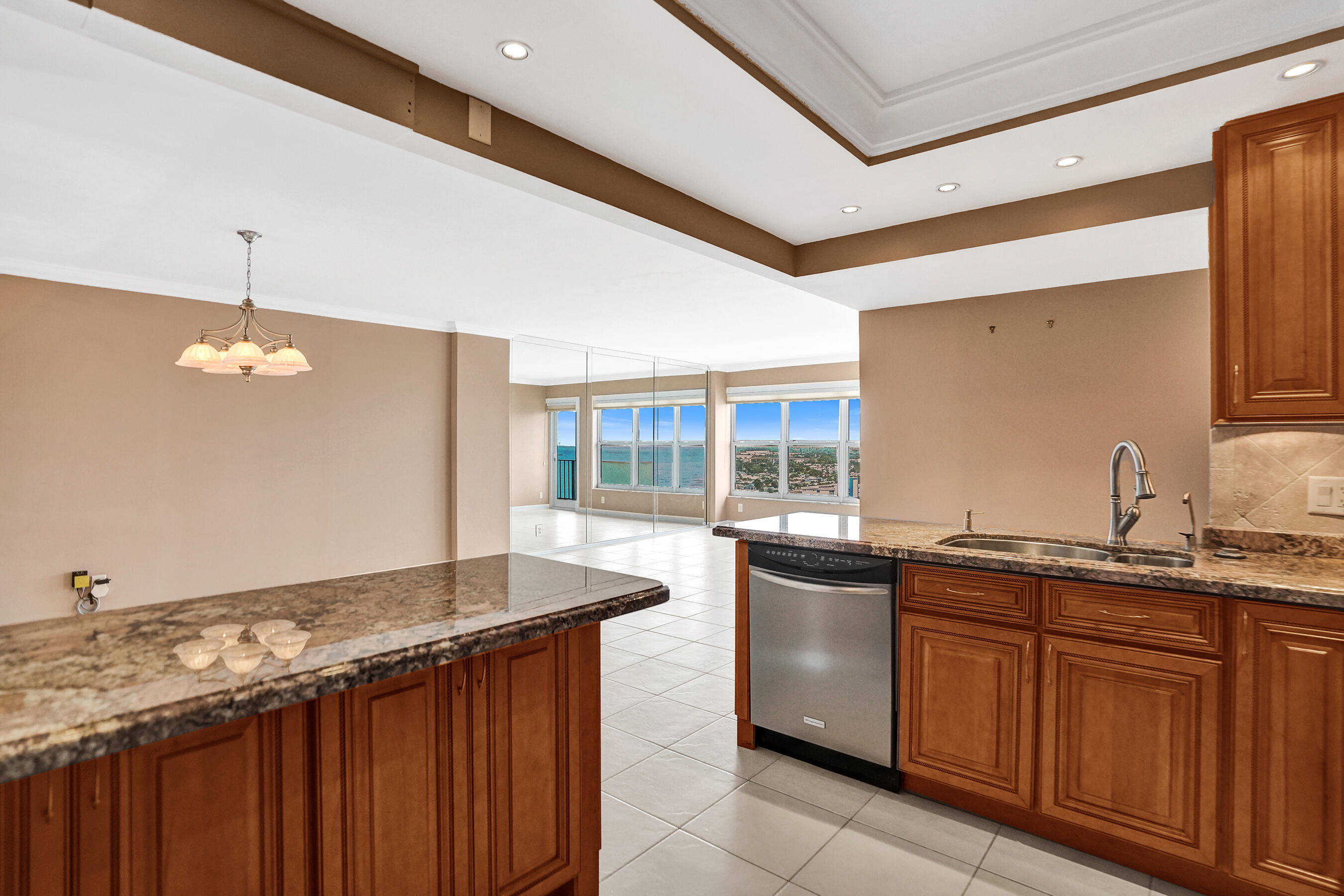 PARLIAMENT HOUSE CONDO - Residential