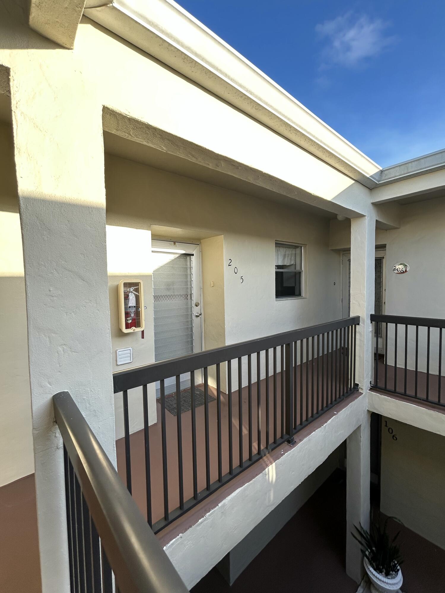 BOUNDBROOK CONDO S - Residential