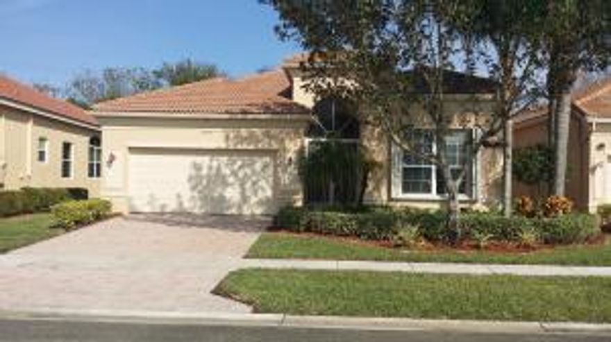 Well maintained 2-Bedroom, plus den, screened Entryway, accordion shutters, generator
New Washer & Dryer
Screened Patio, Clubhouse & Tennis Center, Gym, Heated Pool & Spa

Unoccupied on Supra as of 3/5/15