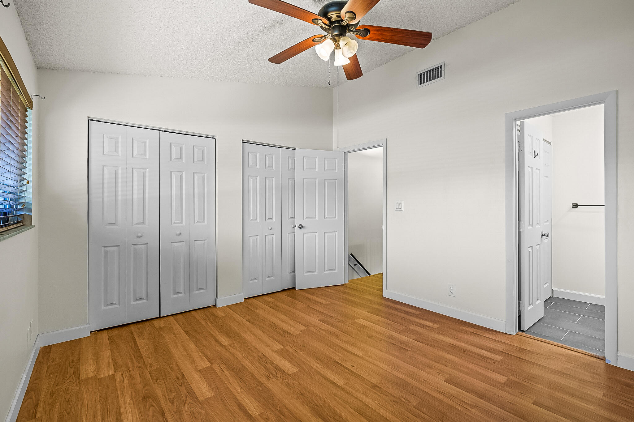 PINES OF OAKLAND FOREST TWO - Residential Lease