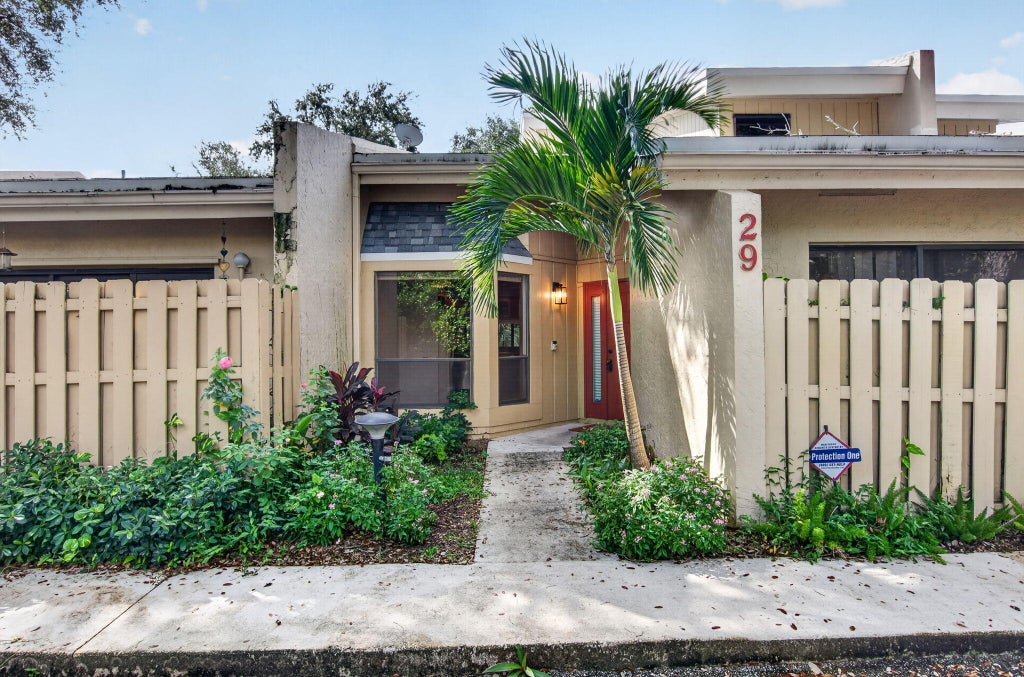 Photo of 1400 NW 9TH Avenue #D-29, Boca Raton, FL 33486 (MLS # B26089245)