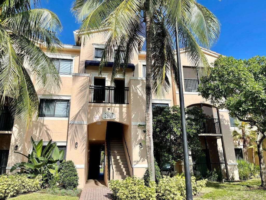 Photo of 2807 Veronia Drive #202, Palm Beach Gardens, FL 33410 (MLS # R10742400)