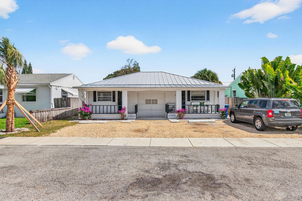 Photo of 506 N Broadway #A, Lantana, FL 33462 (MLS # B26001302)