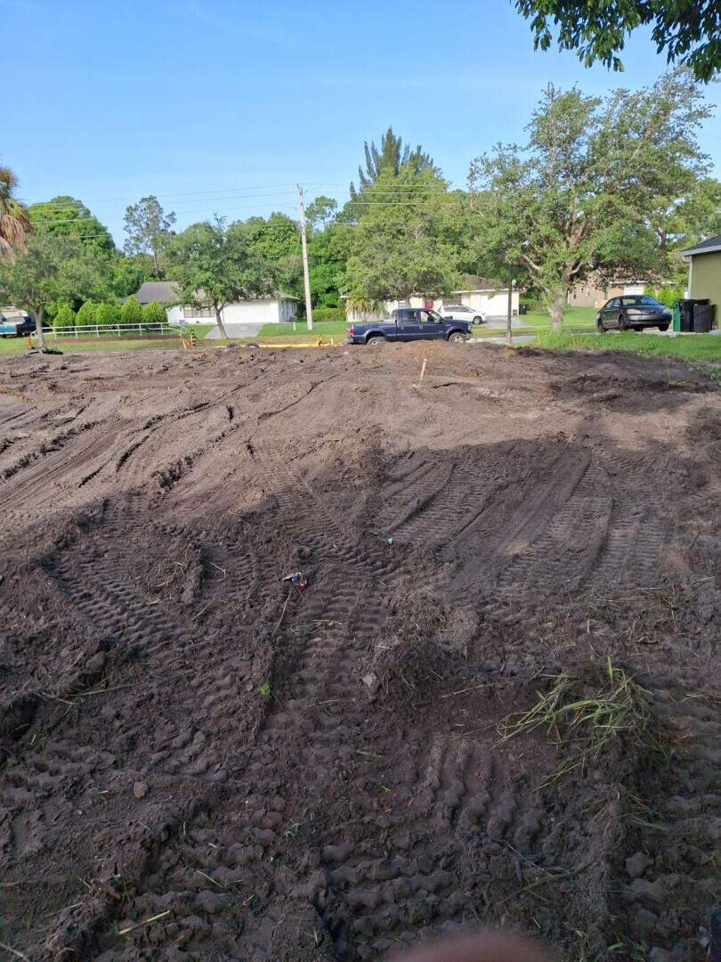 Photo of 1665 SE AIROSO Boulevard, Port Saint Lucie, FL 34984 (MLS # B26067826)