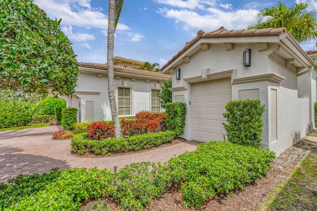 Photo of 176 Viera Drive, Palm Beach Gardens, FL 33418 (MLS # R11086058)