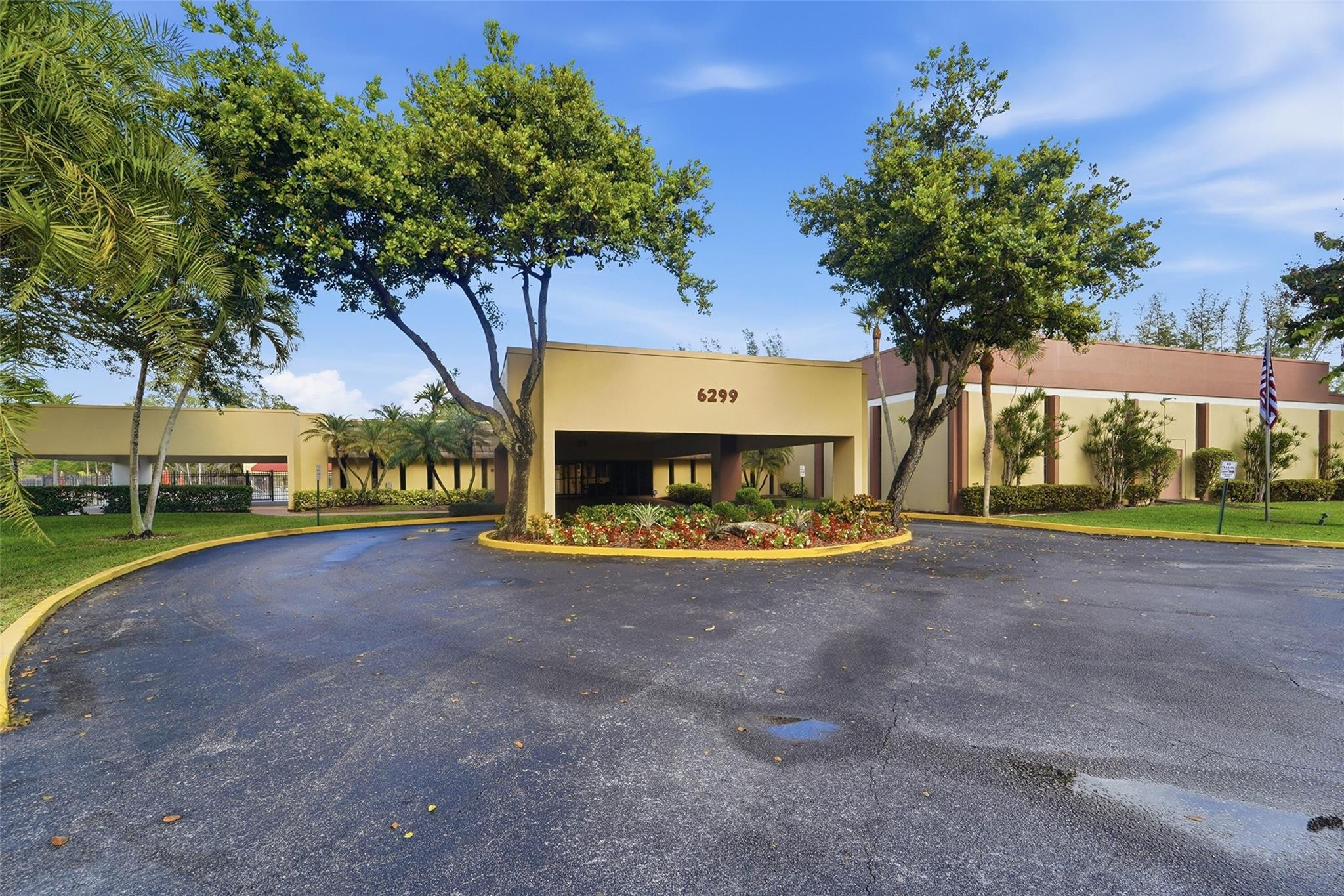 Bermuda Club - Residential