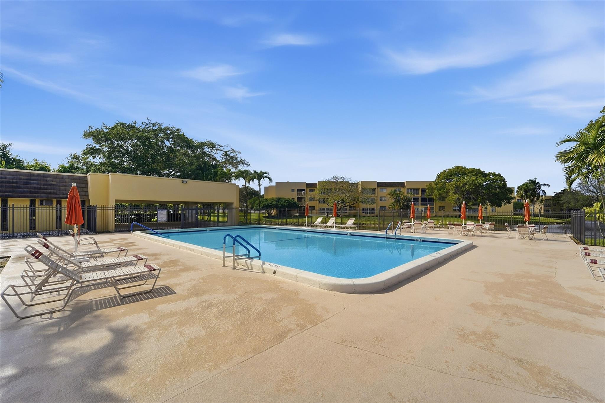 Bermuda Club - Residential