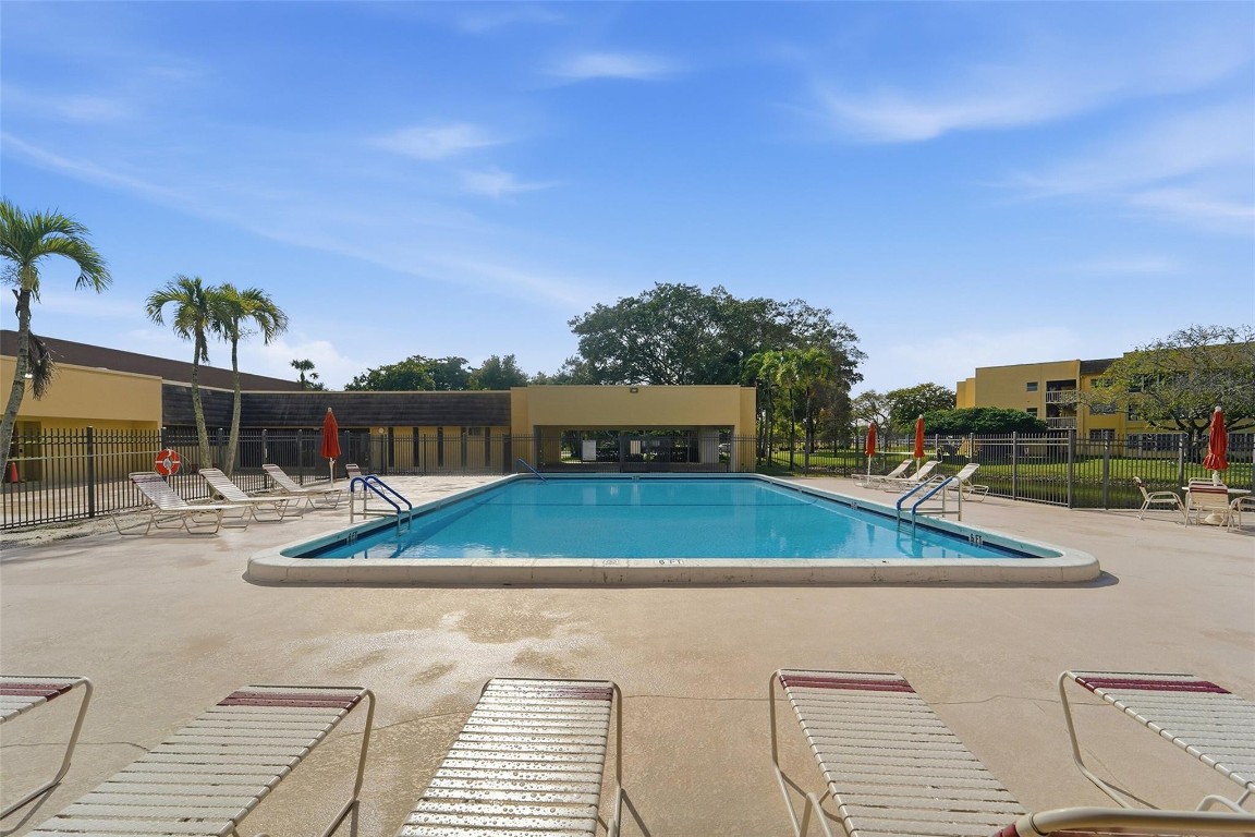 Bermuda Club - Residential