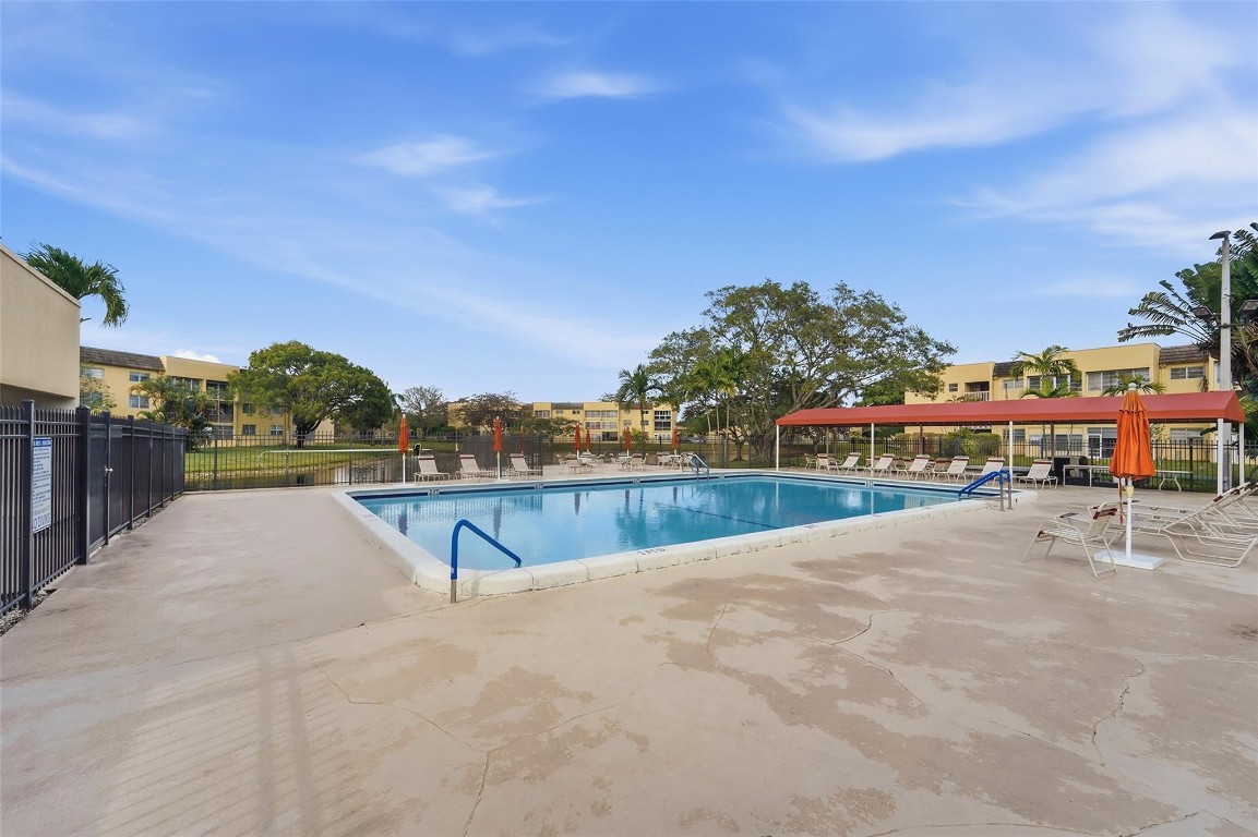 Bermuda Club - Residential