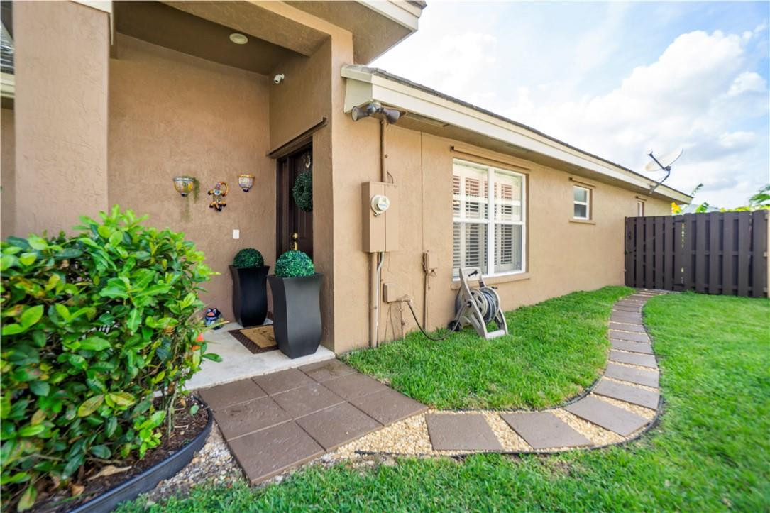 Arboretum 148-22 B - Residential