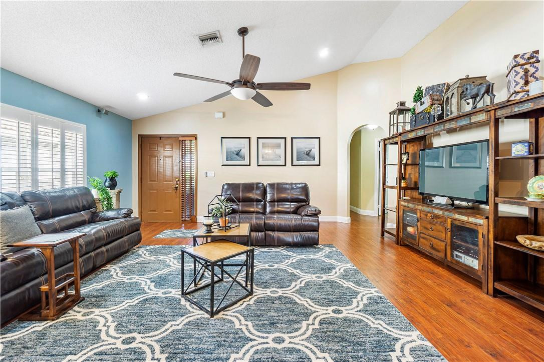 Arboretum 148-22 B - Residential