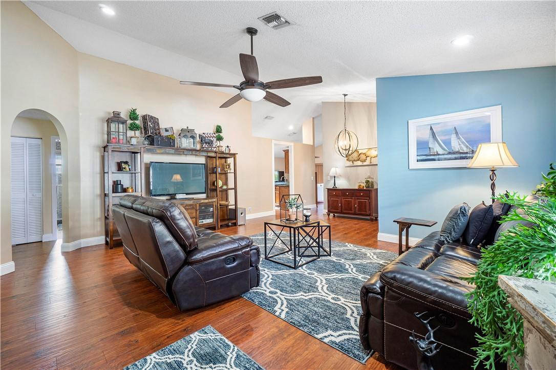 Arboretum 148-22 B - Residential