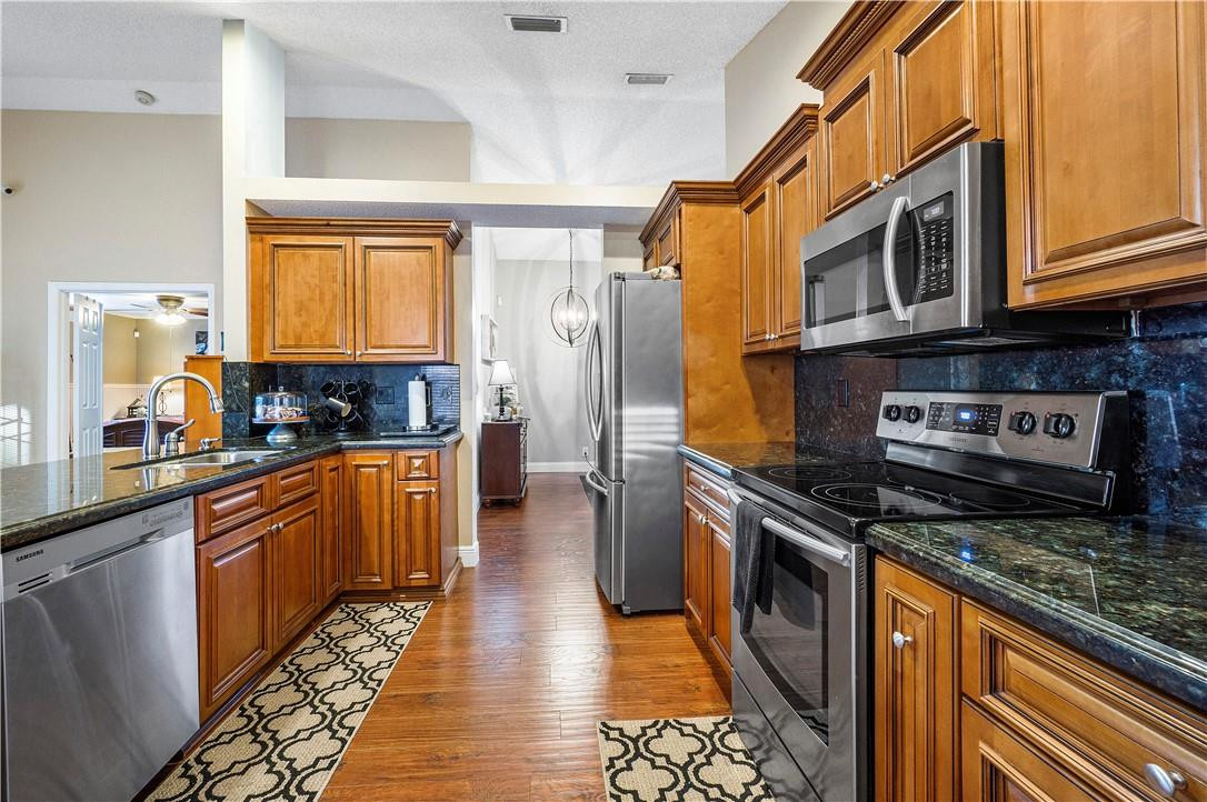 Arboretum 148-22 B - Residential