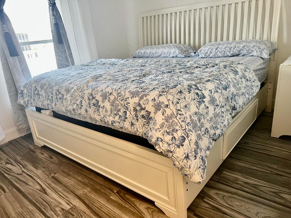 DEERFIELD LAKE - Residential