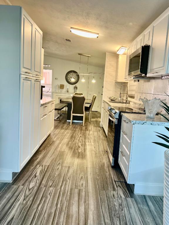 DEERFIELD LAKE - Residential