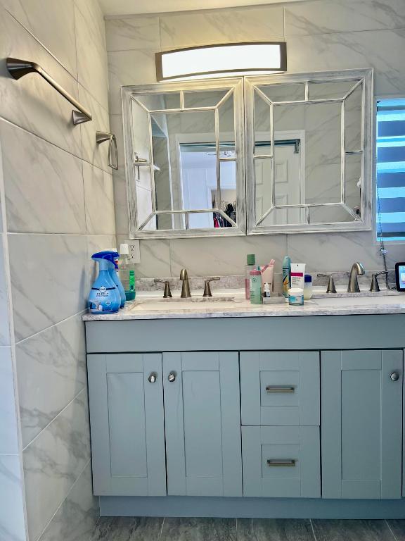 DEERFIELD LAKE - Residential