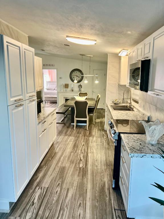 DEERFIELD LAKE - Residential