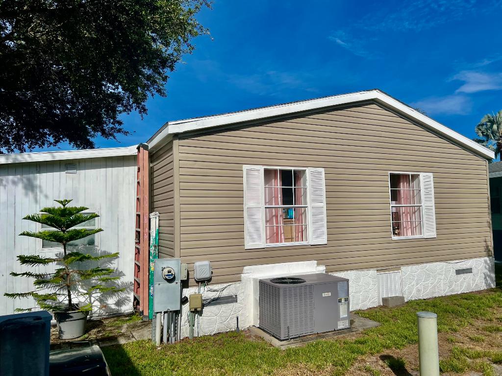 DEERFIELD LAKE - Residential