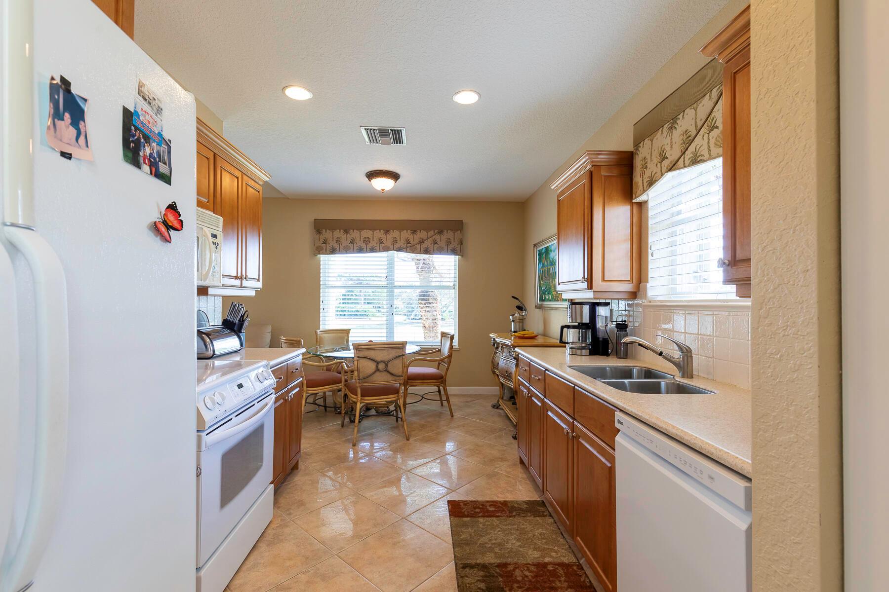 Port St Lucie, Florida 34952, United States, 2 Bedrooms Bedrooms, ,2 BathroomsBathrooms,Residential,Active,207852