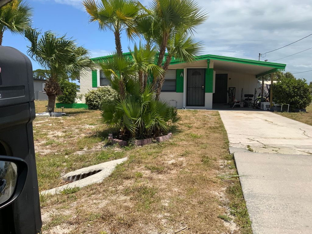 Photo of 1812 N 16th Street, Fort Pierce, FL 34950 (MLS # R10799204)