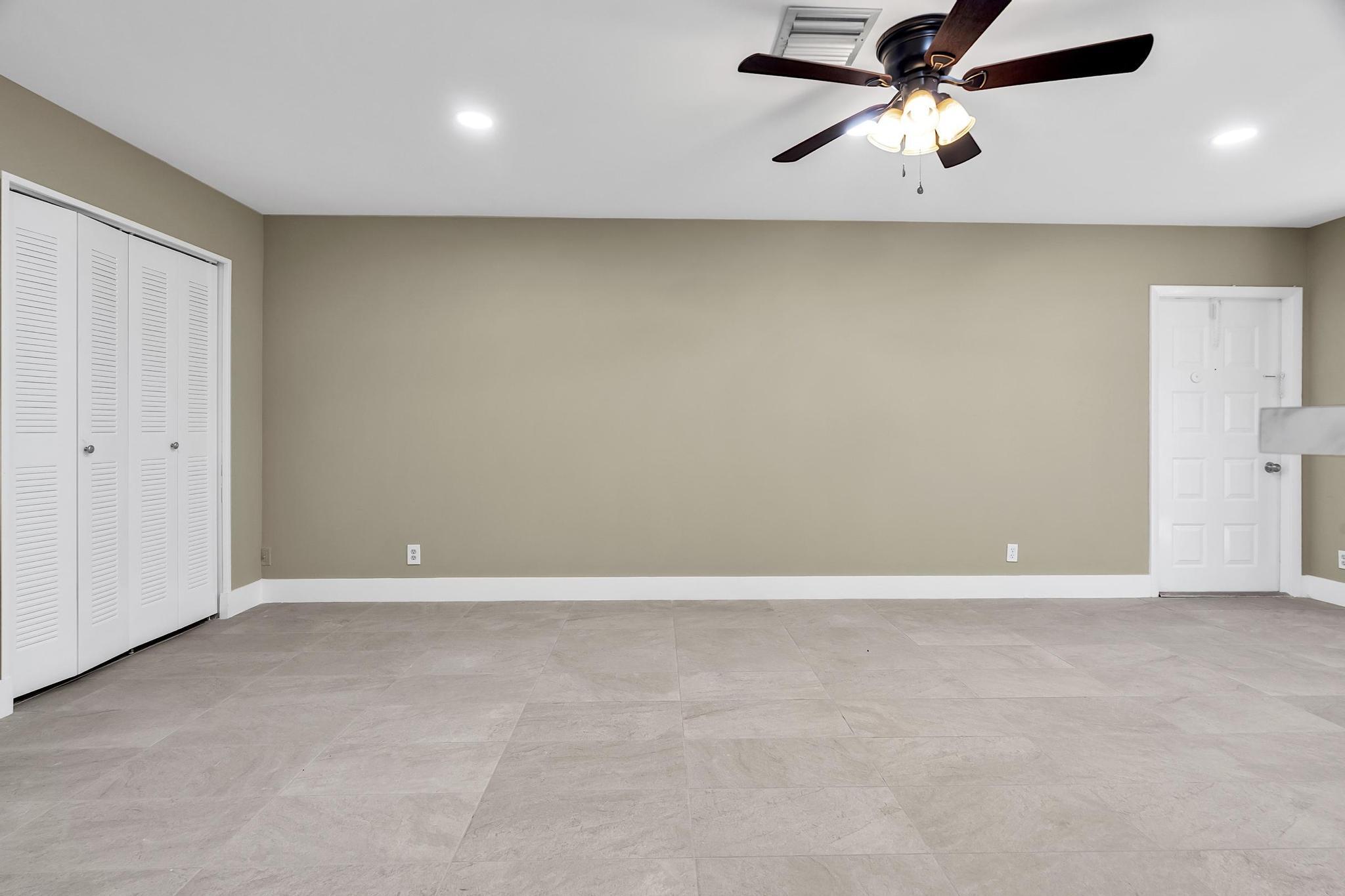 HIGH POINT OF DELRAY WEST CONDO SEC 3 - Residential