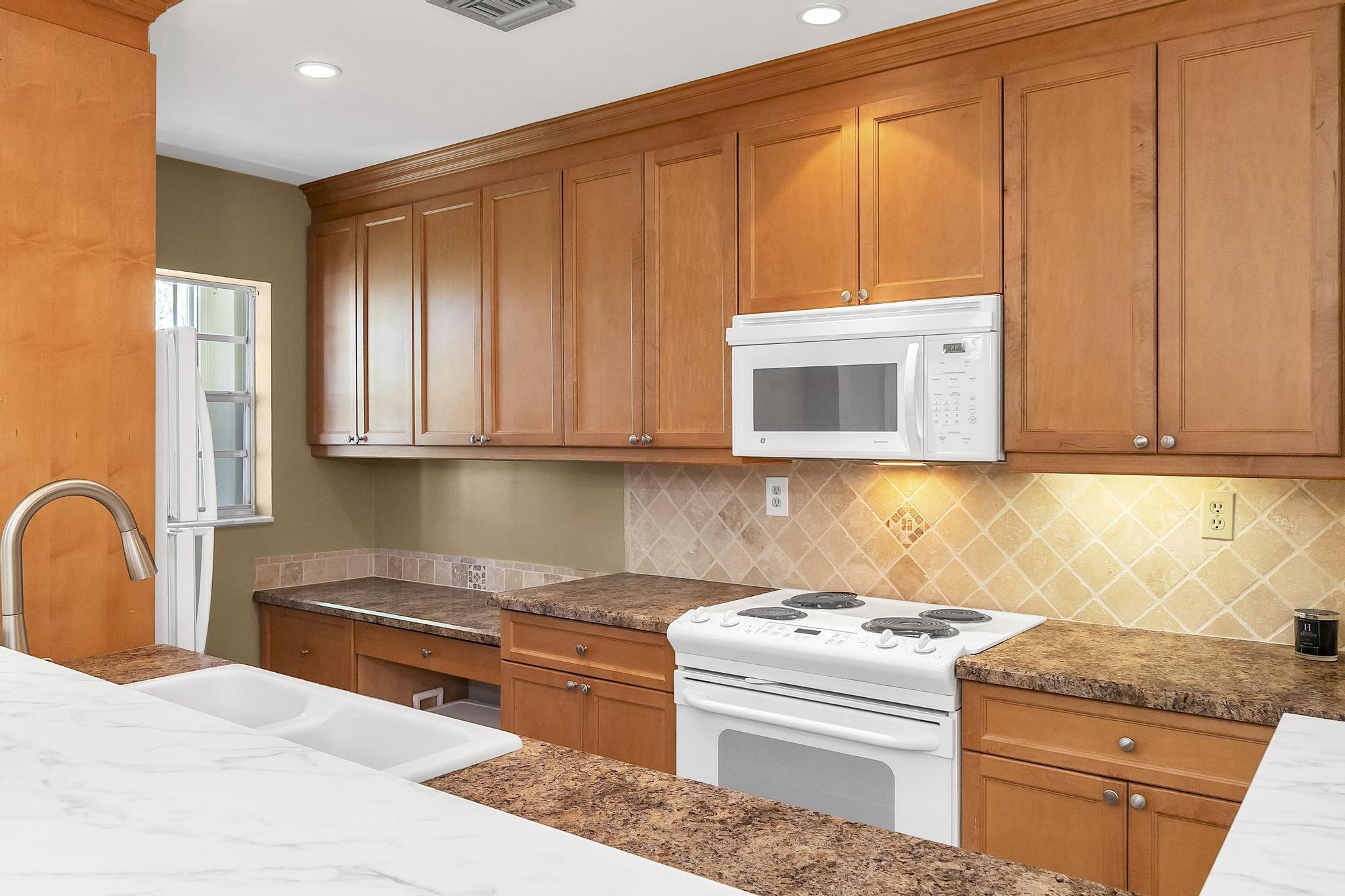 HIGH POINT OF DELRAY WEST CONDO SEC 3 - Residential