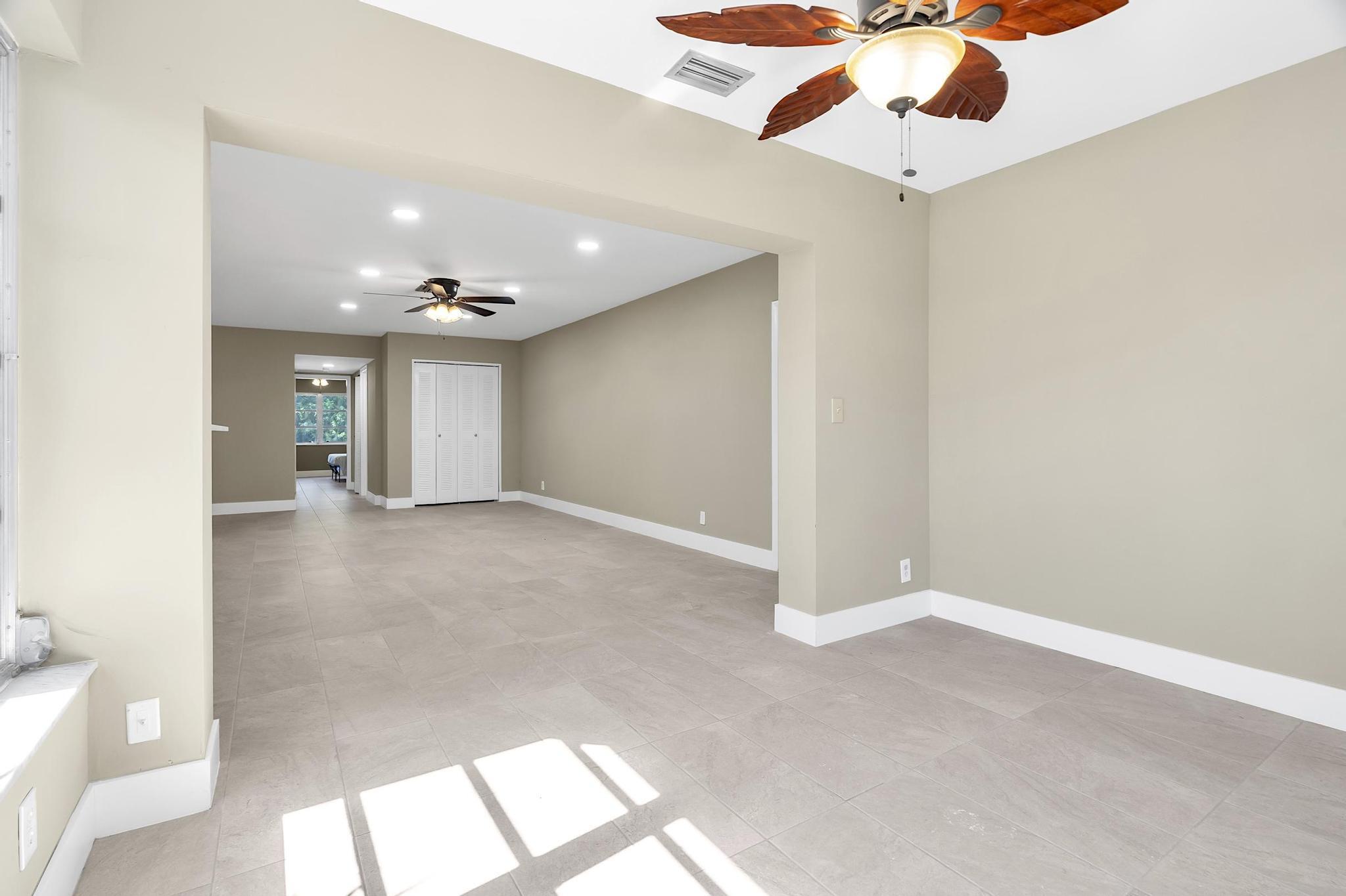 HIGH POINT OF DELRAY WEST CONDO SEC 3 - Residential