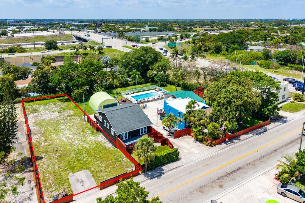 Photo of 905 N A Street, Lake Worth Beach, FL 33460 (MLS # B26016834)
