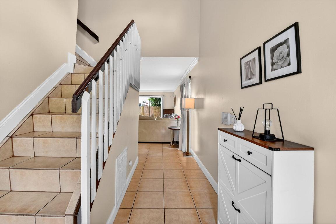 5812 Thisledown Court