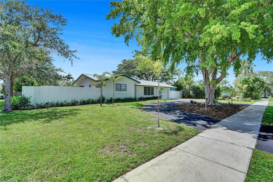 POMPANO WATERWAY ESTATES - Residential Lease